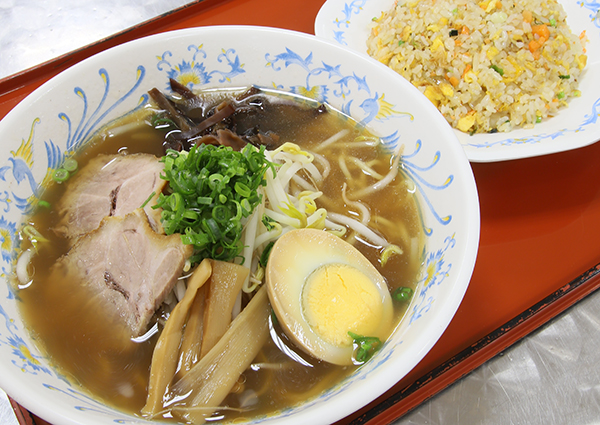醤油ラーメン半チャーハンセット